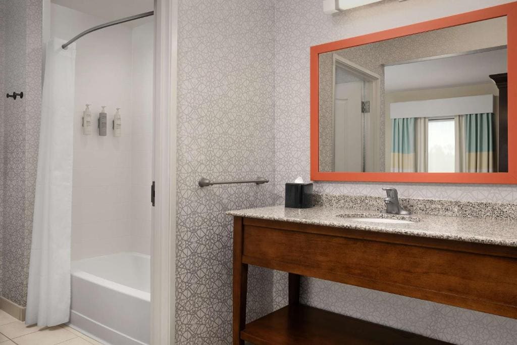 Queen Studio Suite with Two Queen Beds - Non-Smoking room - Image 1