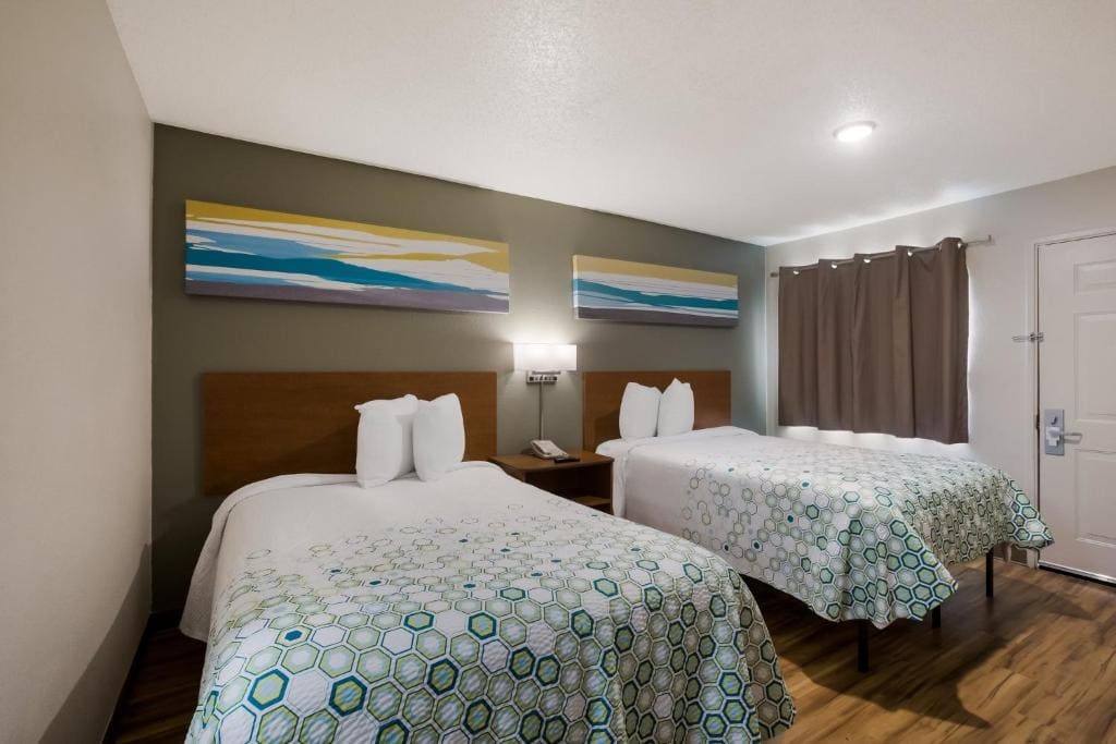 Studio Room with Two Double Beds Non-Smoking room - Image 2