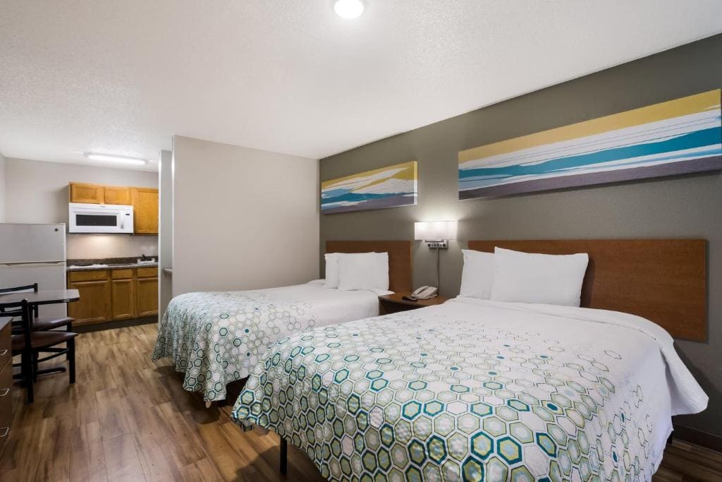 Studio Room with Two Double Beds Non-Smoking room - Image 3