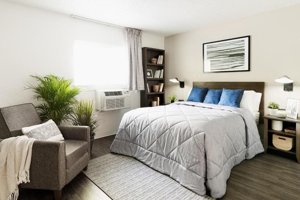Premium - 1 Queen Bed Studio w/ Kitchen room - Image 1