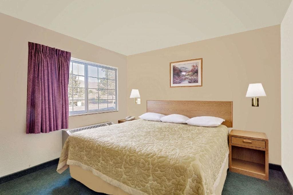 King Room - Mobility Access/Non-Smoking room - Image 3