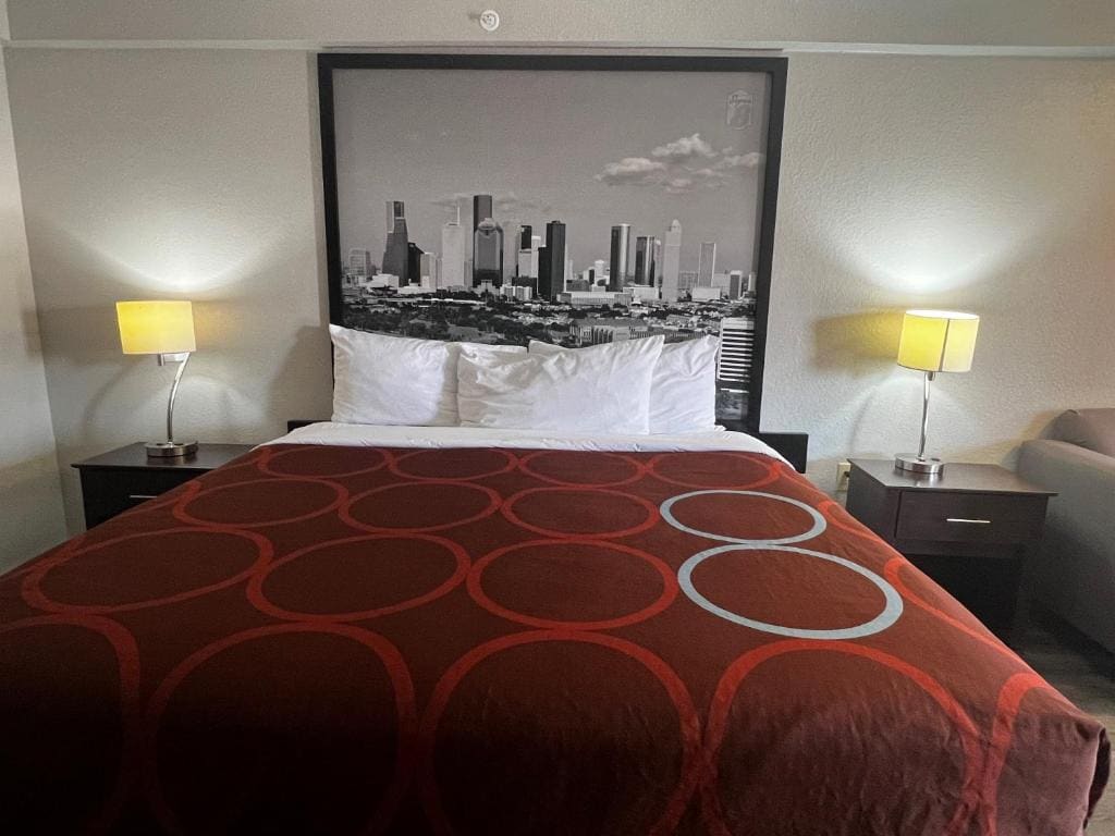King Room - Non-Smoking room - Image 3