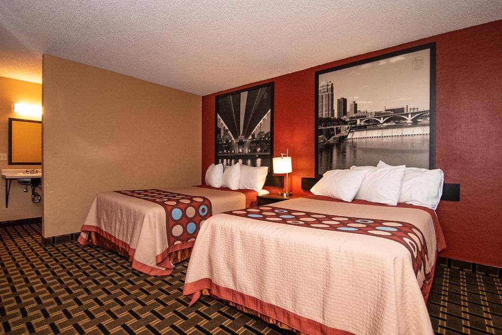 Deluxe Double Room with Two Double Beds - Non-Smoking room - Image 3