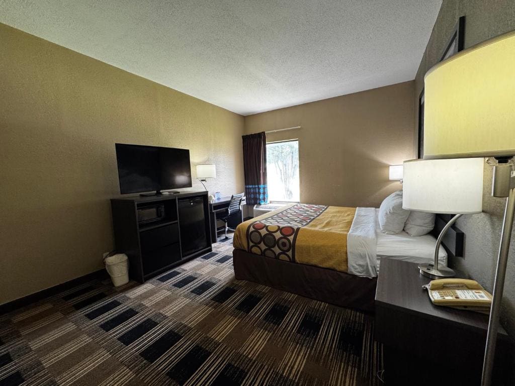 Standard King Room - Non-Smoking room - Image 1