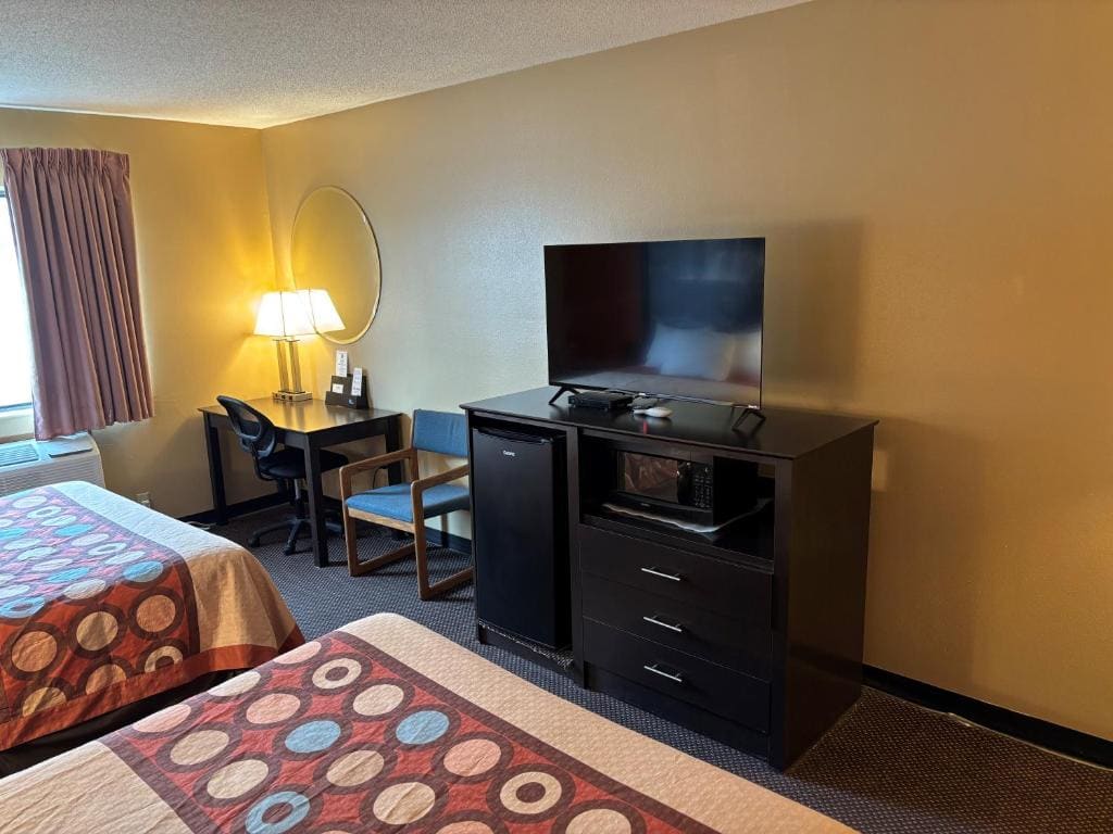 Queen Room - Non-Smoking room - Image 1