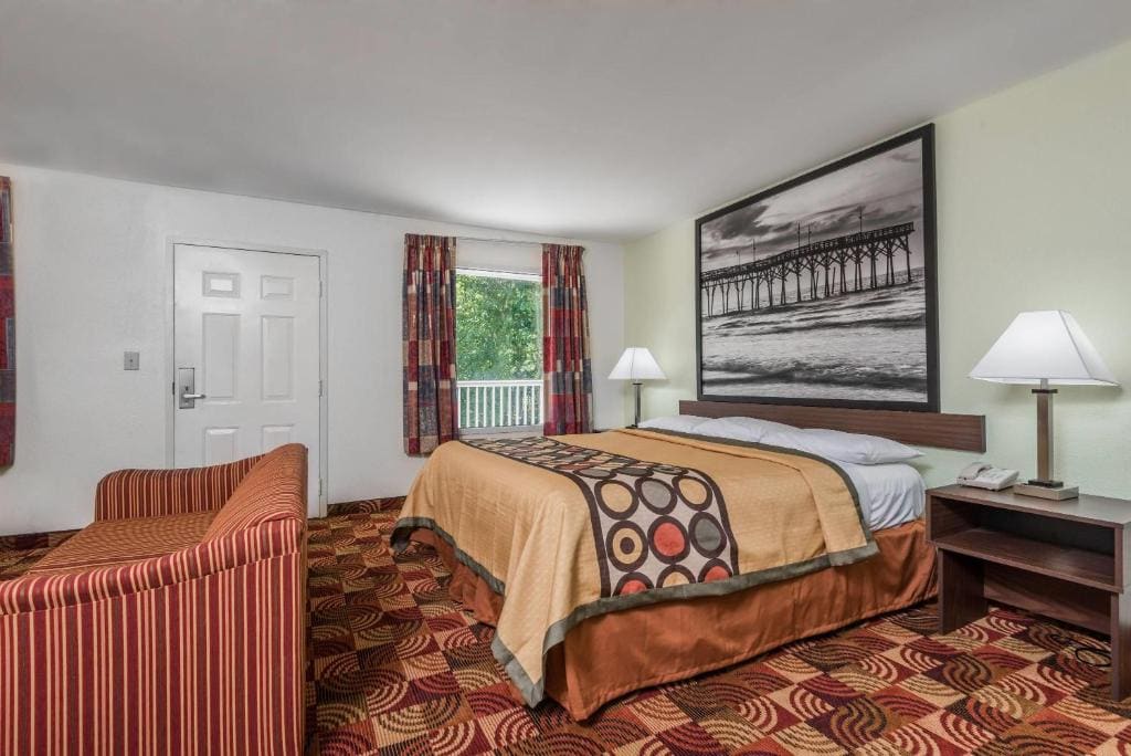 King Studio Suite - Non-Smoking room - Image 3