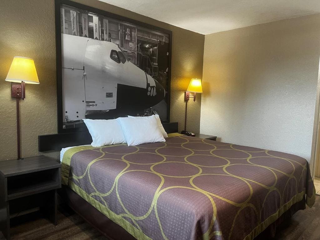 King Room - Non-Smoking room - Image 2