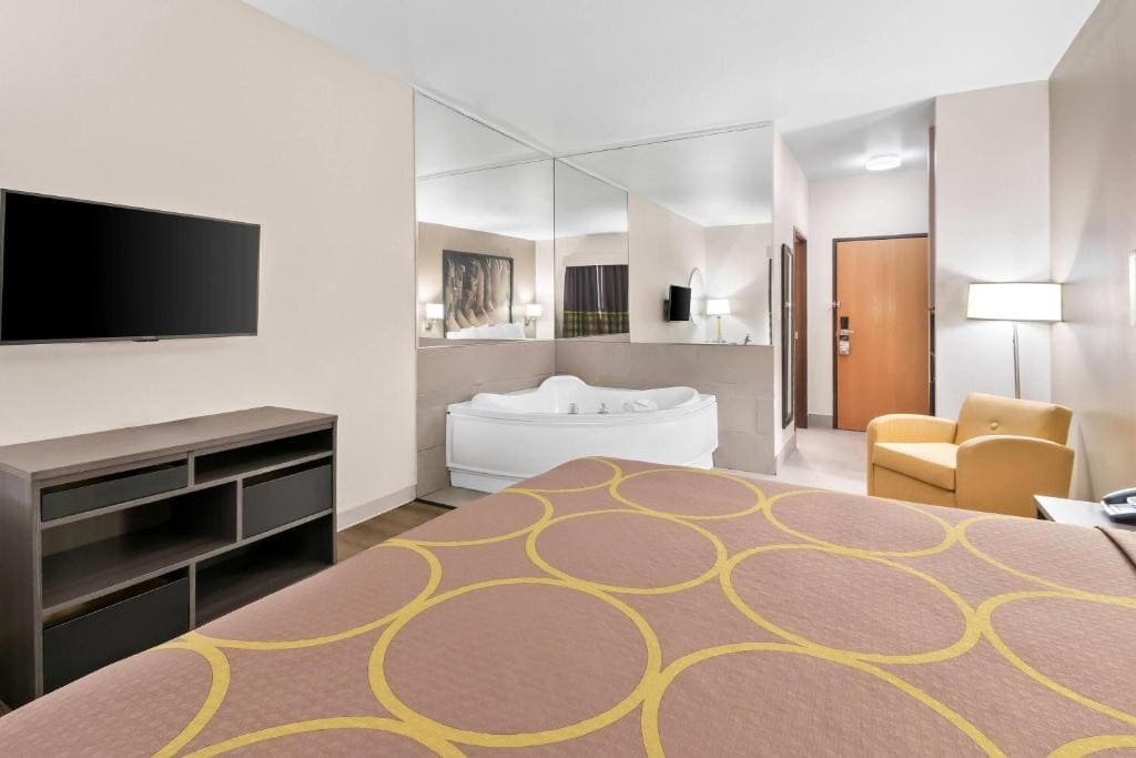 Deluxe King Room - Smoking room - Image 3