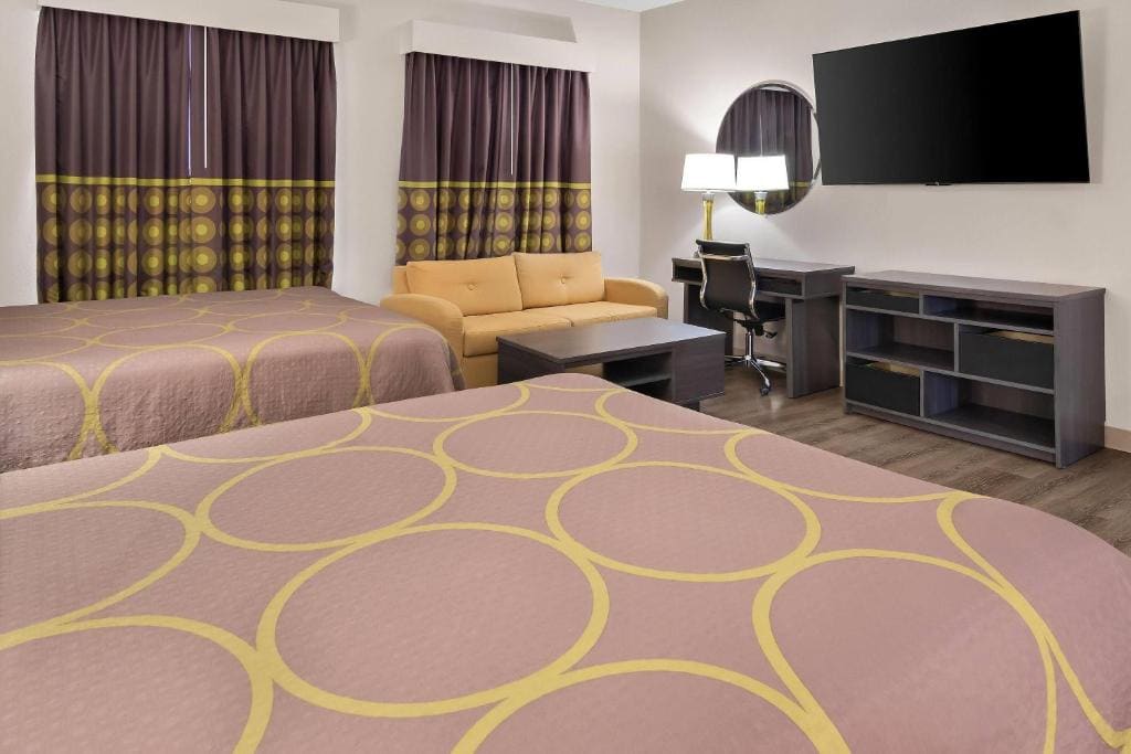 Deluxe Queen Suite with Two Queen Beds - Non-Smoking room - Image 1