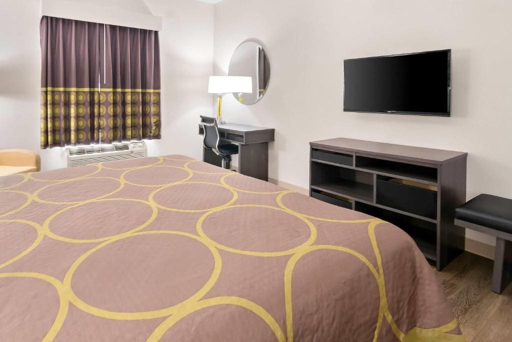 Queen Room with Two Queen Beds - Smoking room - Image 1