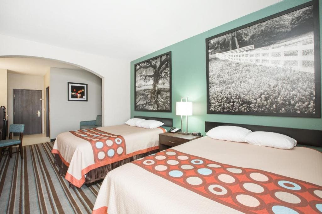 Queen Room with Two Queen Beds and Sofa Bed - Non-Smoking room - Image 1