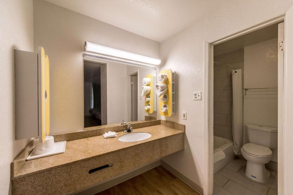 Standard Suite - Non-Smoking room - Image 3