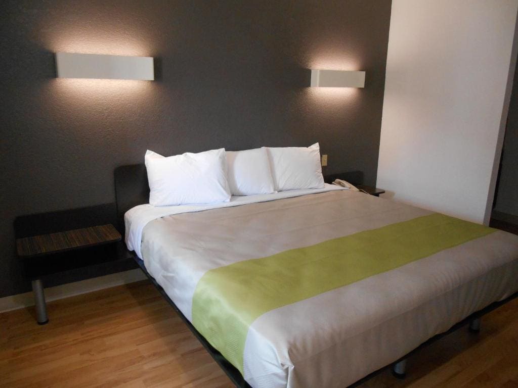 Standard Suite - Non-Smoking room - Image 1