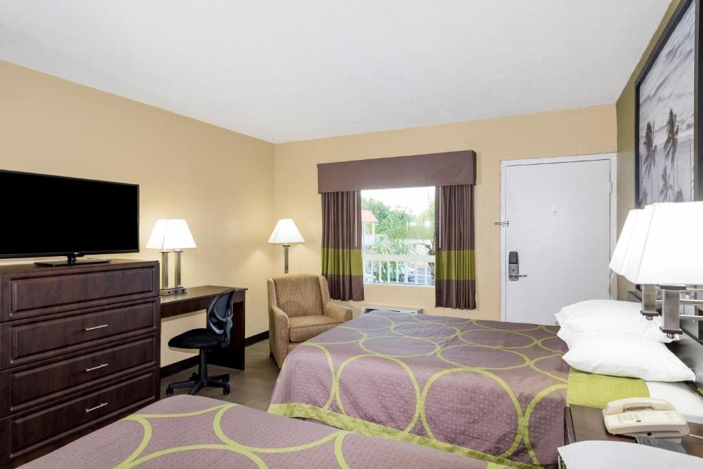 Double Room with Two Double Beds - Smoking room - Image 2