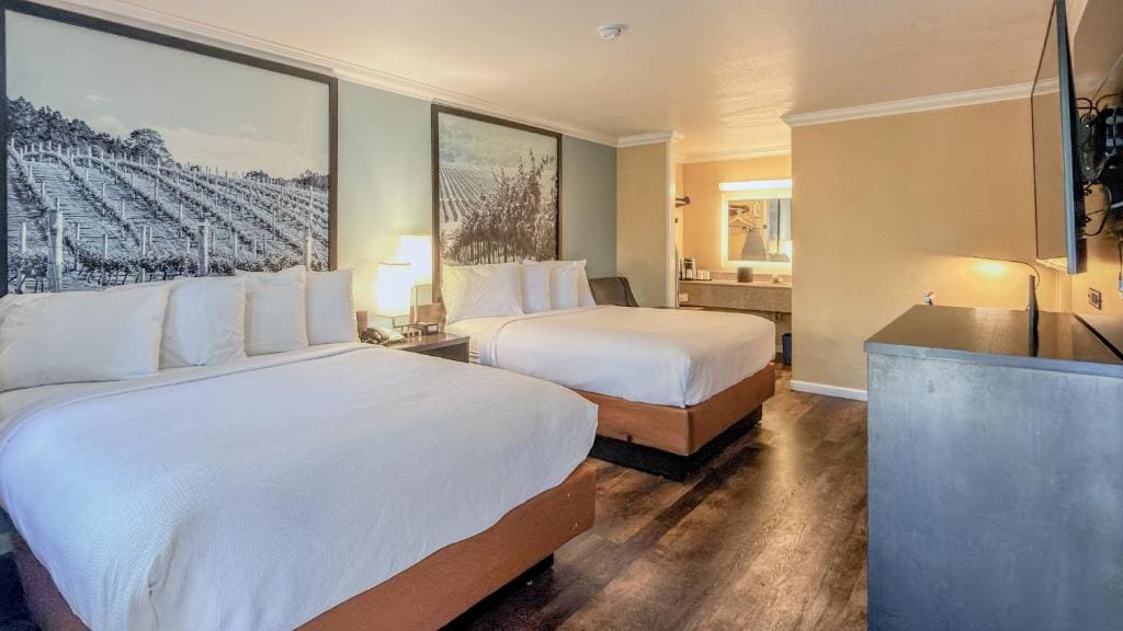 Queen Room with Two Queen Beds - Disability Access room - Image 2