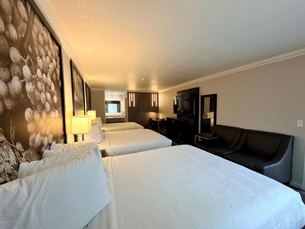 Standard Triple Room room - Image 1