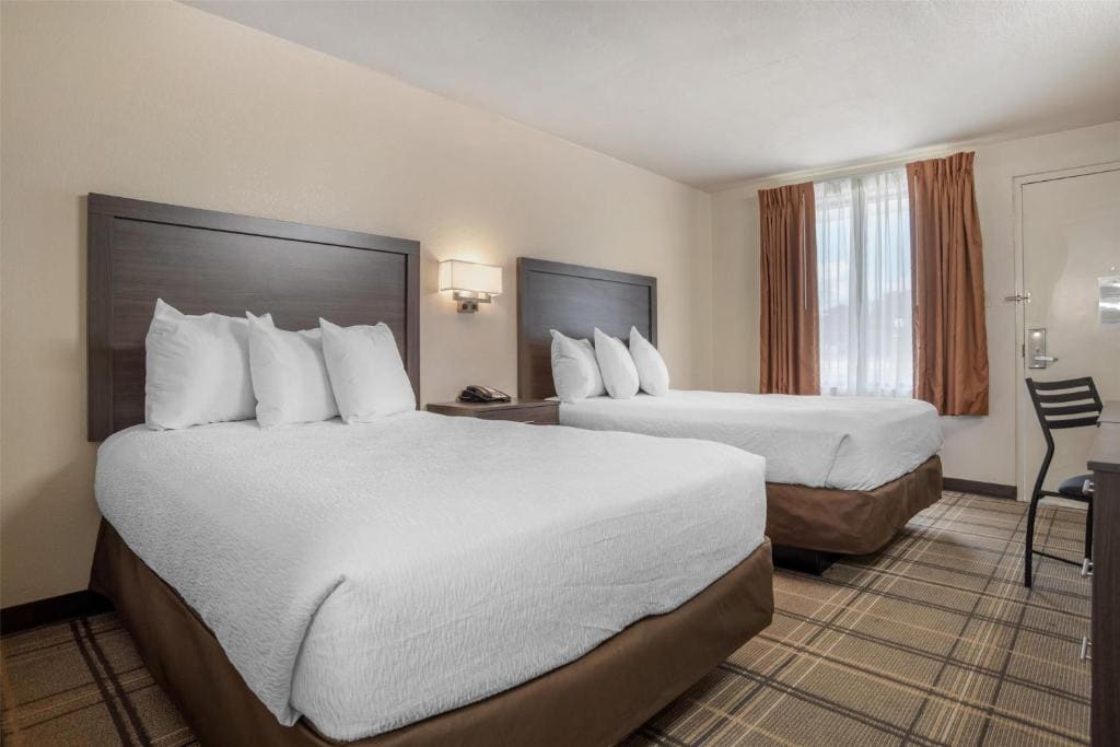 Double Room with Two Double Beds and Roll-In Shower - Disability/Non-Smoking room - Image 2