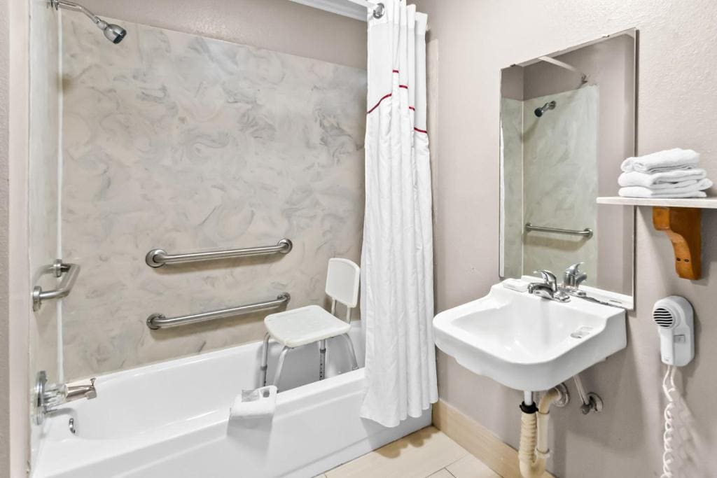 Deluxe Room with Two Queen Beds Disability Access Non-Smoking room - Image 2