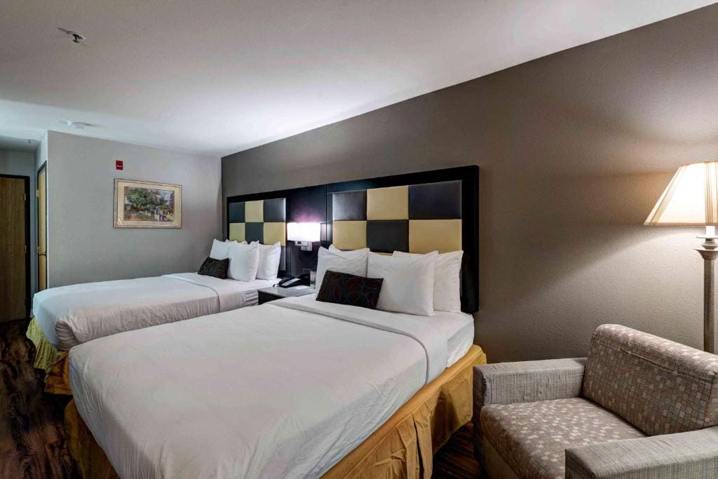 Queen Room with Two Queen Beds room - Image 1