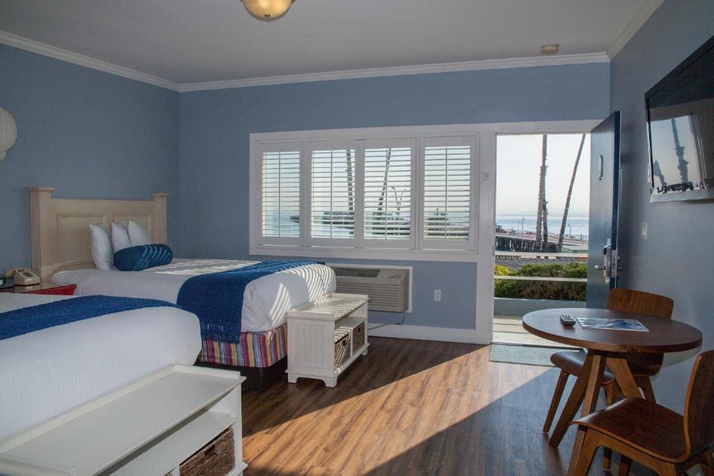 Deluxe Queen Room with Two Queen Beds and Ocean View room - Image 3