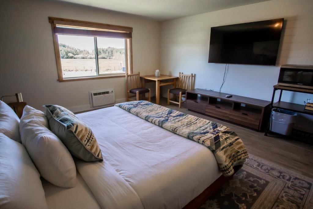 King Suite room - Image 2