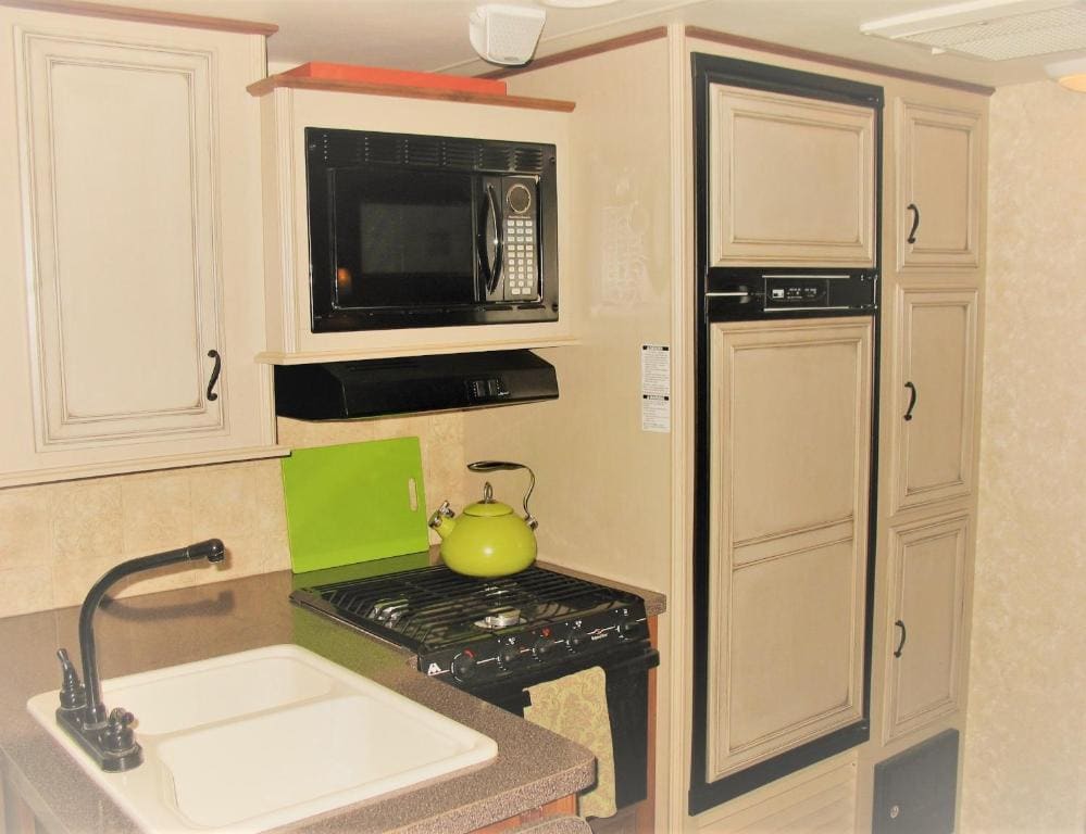 Caravan room - Image 1