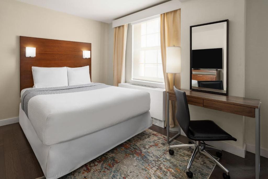 1 Queen Bed, Studio Apartment, Non-Smoking room - Image 1