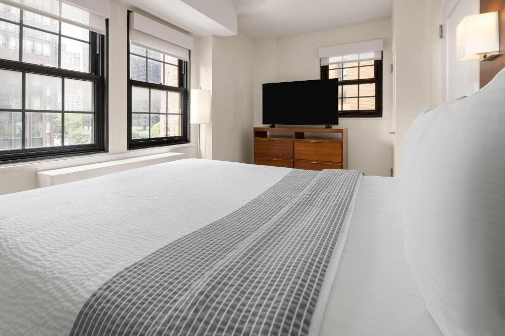 1 Queen Bed, Wellness Studio Apartment, Non-Smoking room - Image 2
