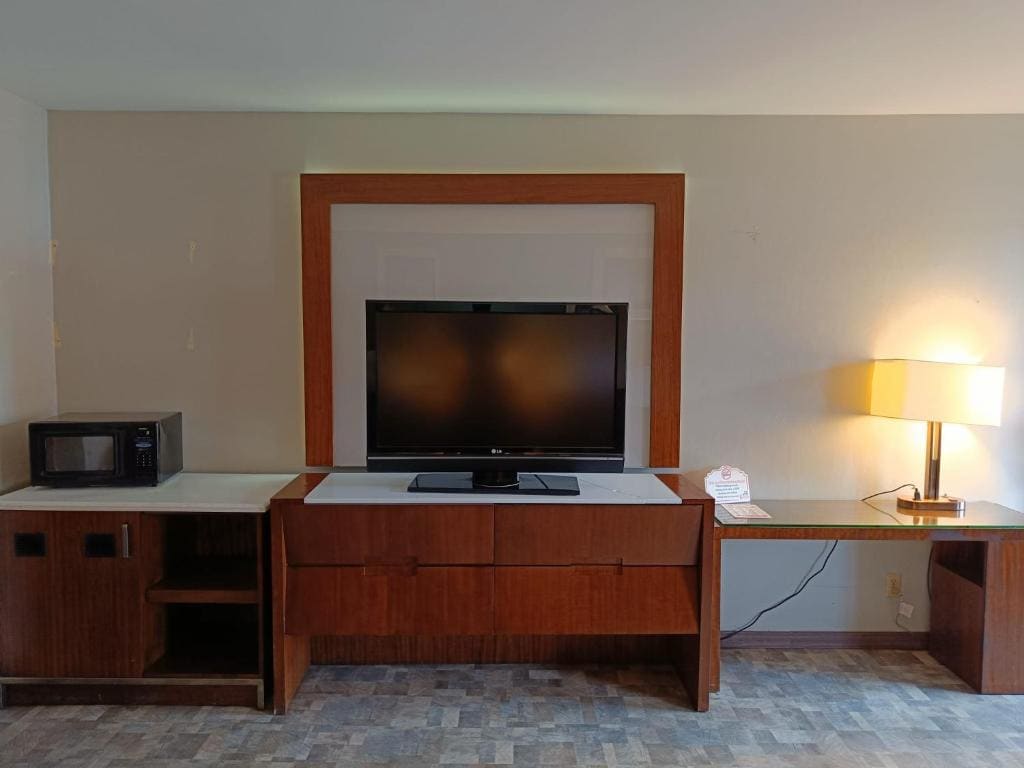 King Room - Non-Smoking room - Image 2