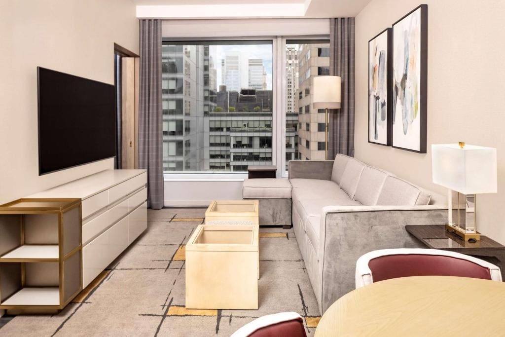One-Bedroom Premier King Suite with Sofa Bed room - Image 3