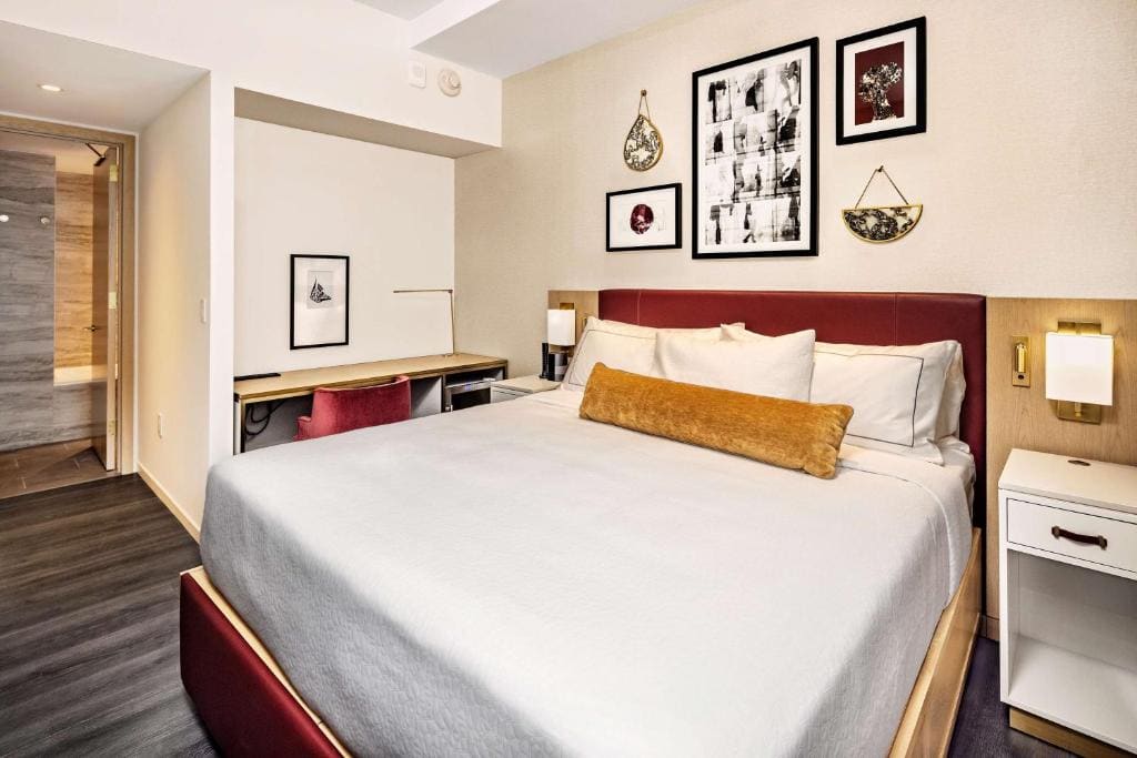 One-Bedroom King Suite with Sofa Bed room - Image 2