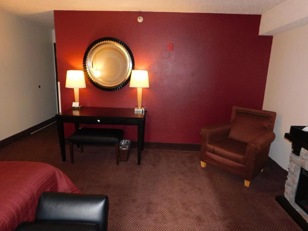 King Suite room - Image 3