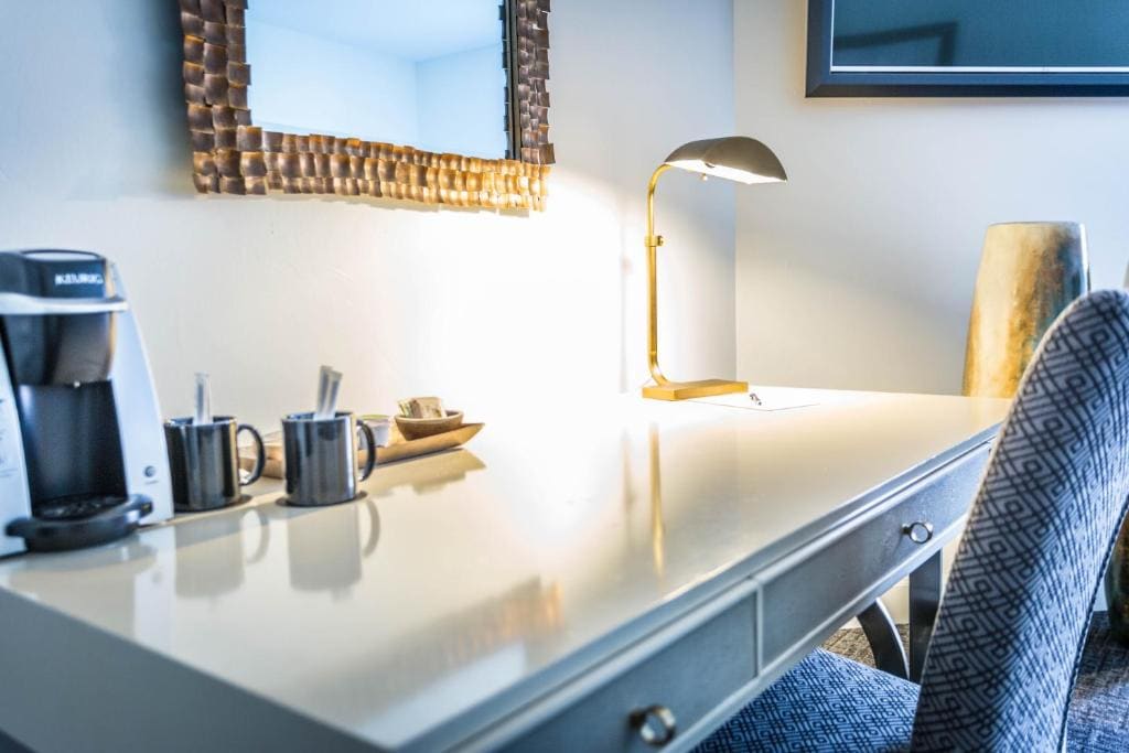 King Suite room - Image 2