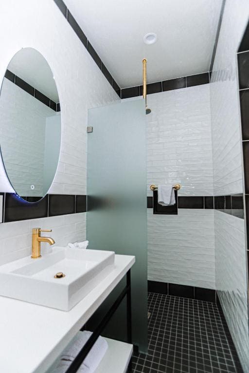 Deluxe Queen Room room - Image 1