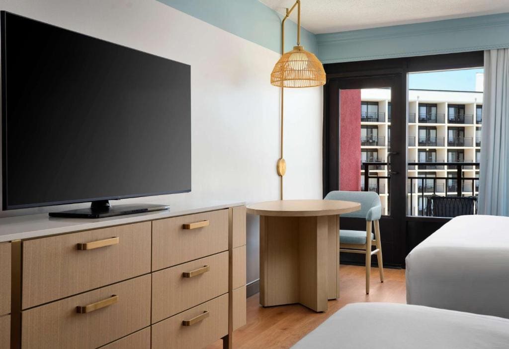 One-Bedroom Suite with Two Queen Beds room - Image 3