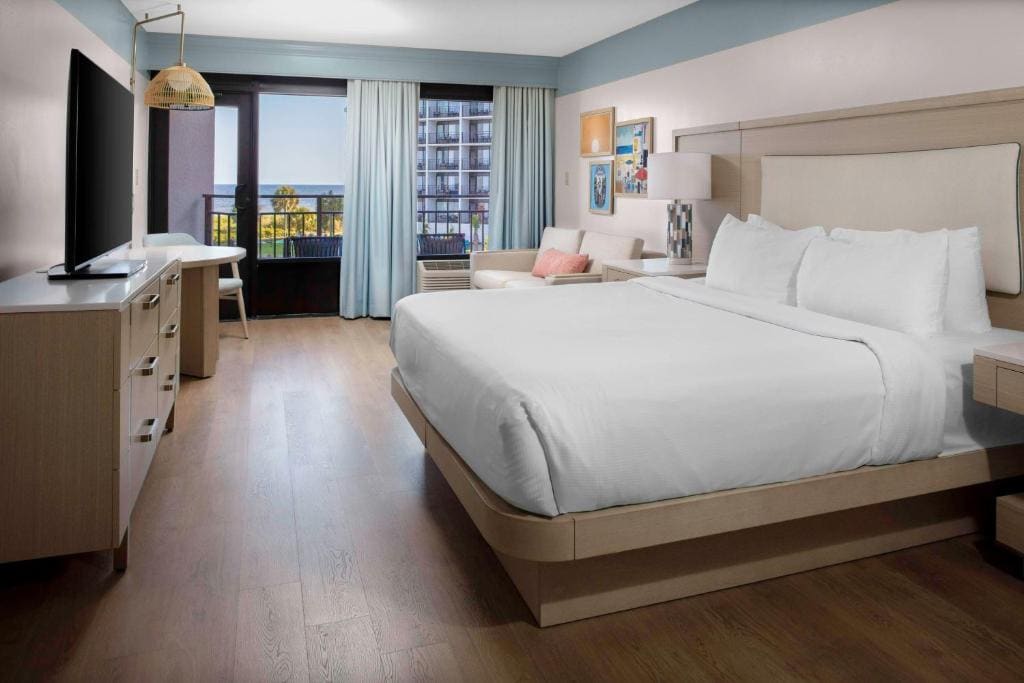 Junior King Suite with Ocean View room - Image 2
