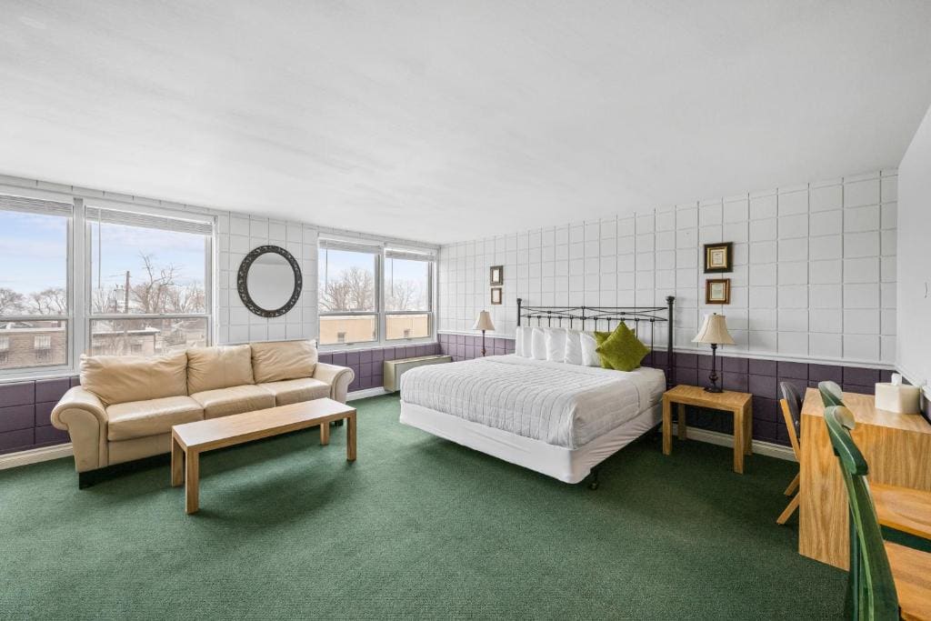 Suite room - Image 1