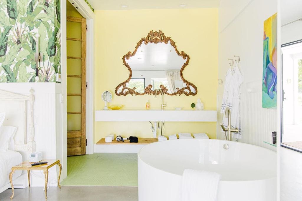King Suite room - Image 2