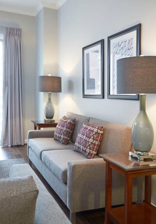 Two Bedroom, Two Bath Apartment with Kitchen room - Image 2