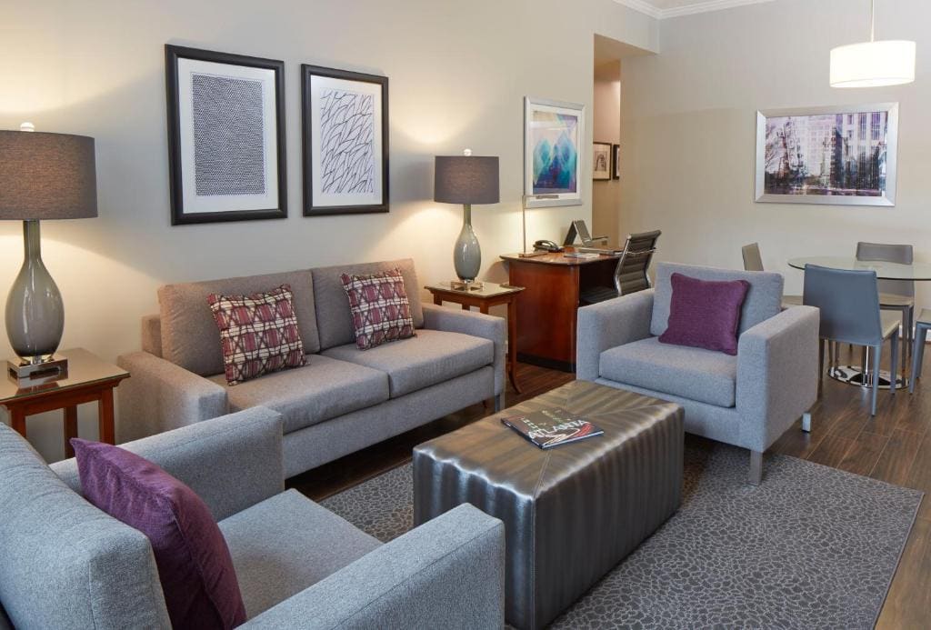 One Bedroom Apartment with Kitchen room - Image 1