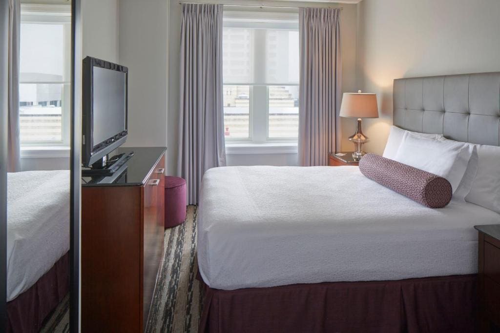Solo Room 1 Double Bed room - Image 1