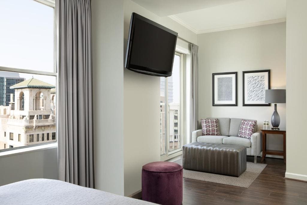 Solo Room 1 Double Bed room - Image 3