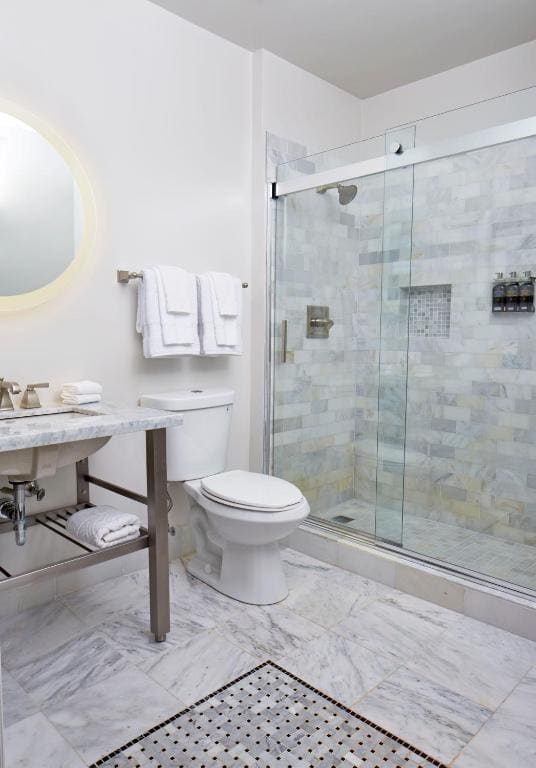 One-Bedroom Suite room - Image 2