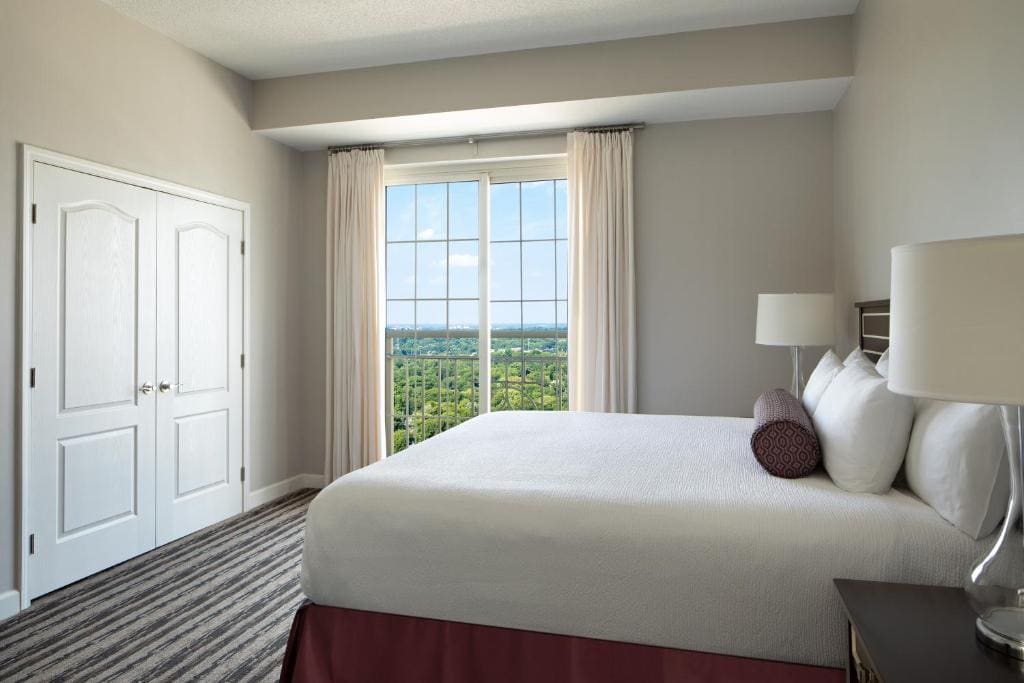 One Level Penthouse room - Image 1
