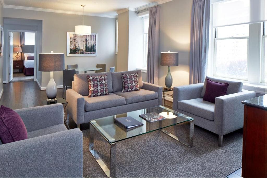 Two Bedroom Apartment with Kitchen room - Image 1