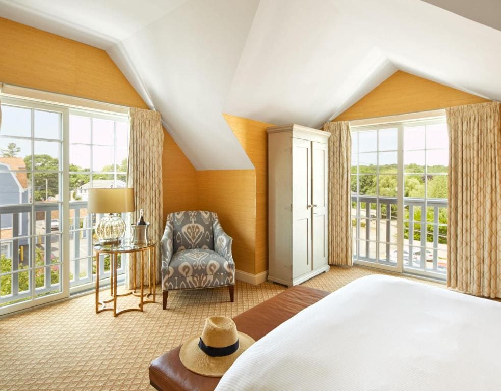 Grand King with Balcony room - Image 1