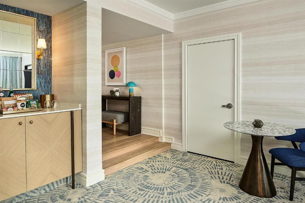 One-Bedroom King Suite room - Image 3
