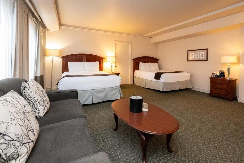 Junior Suite with Two Queen Beds room - Image 2