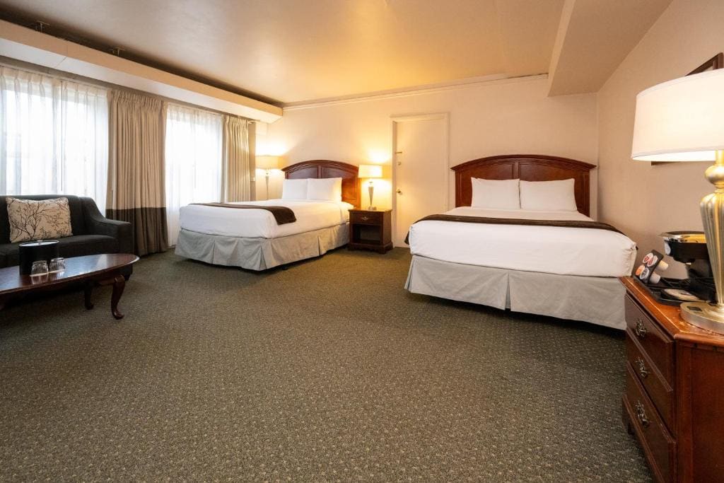 Junior Suite with Two Queen Beds room - Image 1