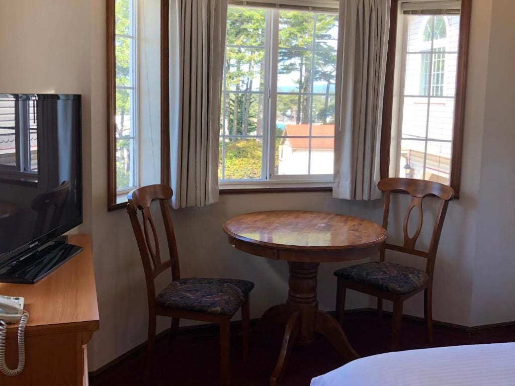 Family Room room - Image 3